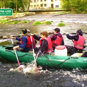 Půjčovna lodí Malá Skála - Po Jizeře na raftu